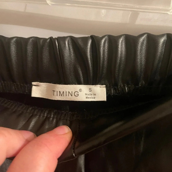 Timing Faux Leather Skirt - Picture 3 of 4